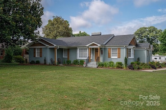 806 S Point Rd, Belmont, NC 28012