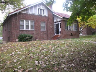 38 Sunset Ct, Saint Louis, MO 63121