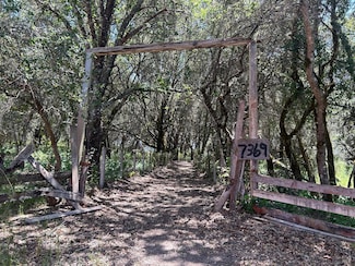 7369 Covey Rd, Forestville, CA 95436