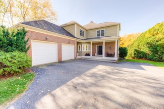 531 Salisbury St, Worcester, MA 01609