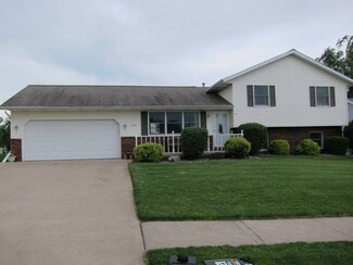 2106 Mitchell Dr, Eureka, IL 61530