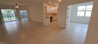 2092 Wellington St, Naples, FL 34120