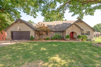 1038 SE Greystone Ave, Bartlesville, OK 74006