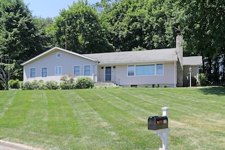 68 Hawthorne Dr, Fairfield, CT 06825