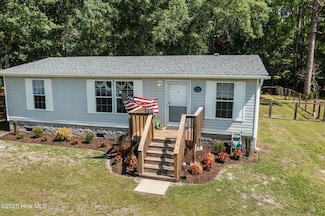 306 Rattan St, Newport, NC 28570