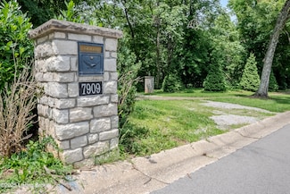 7909 Barbour Manor Dr, Louisville, KY 40241