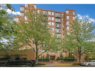 1132 SW 19th Ave Unit 304, Portland, OR 97205