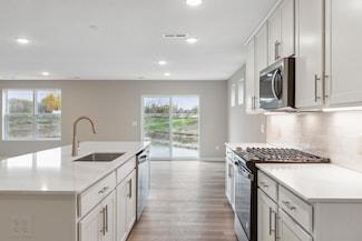 12751 Farnham Ln, Rogers, MN 55374