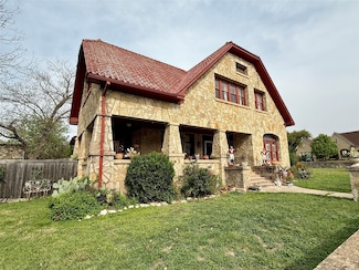 218 N Pecan St, Hico, TX 76457