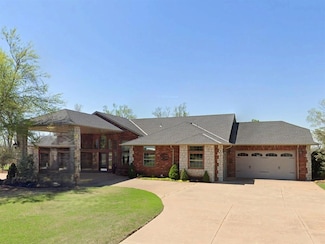 1608 Bentwater Dr, Kingfisher, OK 73750
