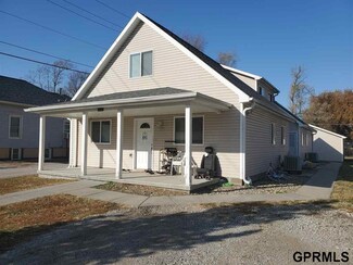 2432 Holdrege St, Lincoln, NE 68503