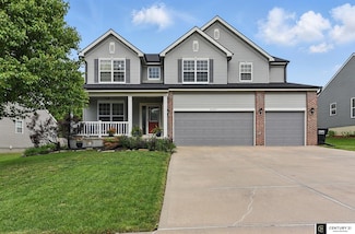 2421 Sand Hills Dr, Papillion, NE 68046