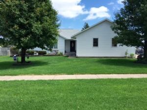 106 Summer Place, Fruitland, IA 52749