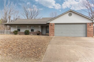 1003 N 26th St, Rogers, AR 72756