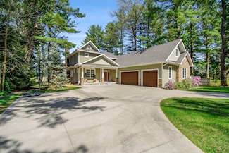 2910 N Wilson Dr, Sanford, MI 48657