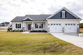 101 Deer View Ln, Clinton, NC 28328