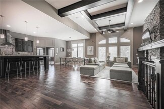 5713 Charlotte St, Shawnee, KS 66216