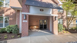 1581 Spring Gate Dr Unit 5207, McLean, VA 22102