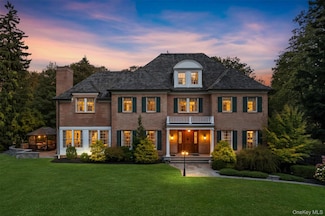 2 Heathcote Dr, Mount Kisco, NY 10549