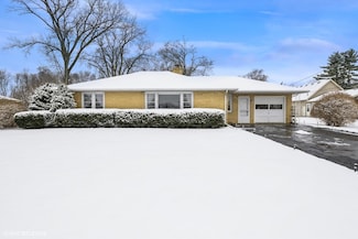 34 Hawthorne Ln, Fox Lake, IL 60020