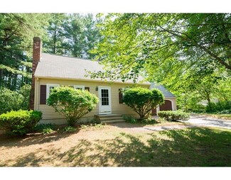 4 Maplewood Dr, Townsend, MA 01469