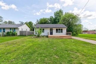 1437 E Pleasant View Dr, Des Moines, IA 50320