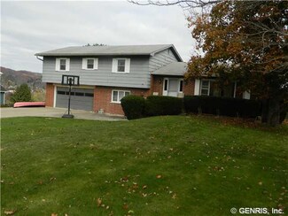 25 Pine Hill Dr, Wellsville, NY 14895
