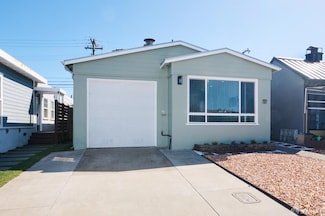 92 Oceanside Dr, Daly City, CA 94015