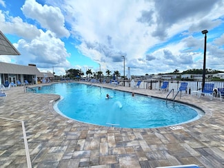 5610 Captain John Smith Loop Unit 21, North Fort Myers, FL 33917