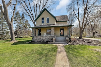 1002 3rd Ave NE, Little Falls, MN 56345