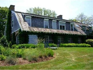 74 Pine Oaks Dr, Barnstable, MA 02630