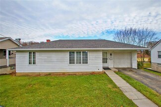 725 Broad St, Mount Pleasant, PA 15666