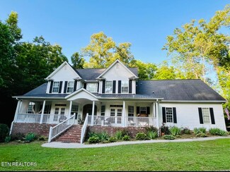 7733 Rosie Ln, Strawberry Plains, TN 37871