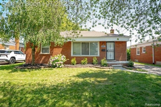 26308 Cubberness St, Saint Clair Shores, MI 48081
