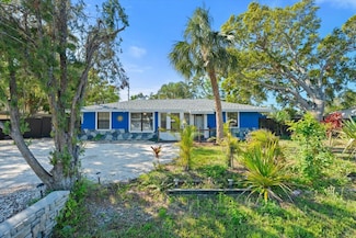 2728 Trinidad St, Sarasota, FL 34231