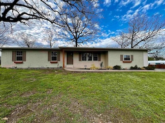 895 Marion Anderson Rd, Hot Springs National Park, AR 71913