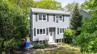 131 Woodside Ln, Arlington, MA 02474