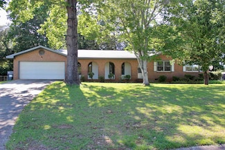 1004 Ridge Cir S, Perry, GA 31069