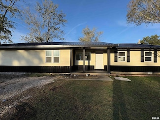 3305 Selmaville Rd, Salem, IL 62881