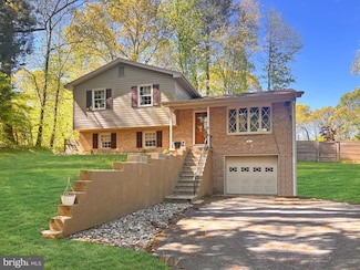 5827 Long Beach Dr, Saint Leonard, MD 20685