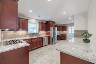 12515 Lakecrest Cir, Cypress, TX 77429