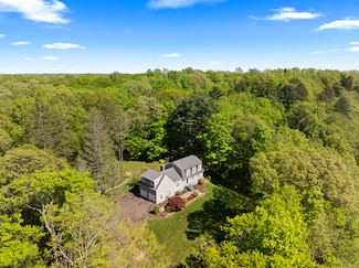 37 Hungry Hill Cir, Guilford, CT 06437