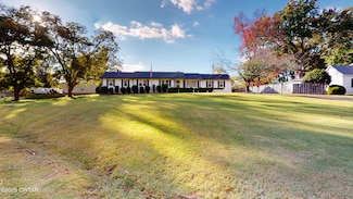 1903 Glen Oaks Ln, Dyersburg, TN 38024