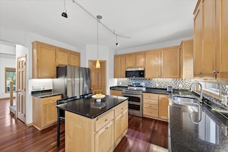 9333 Glacier Rd, Saint Bonifacius, MN 55375