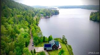 273 N Basin Dr, Negaunee, MI 49866
