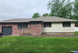 207 Oak Ave, River Edge, NJ 07661