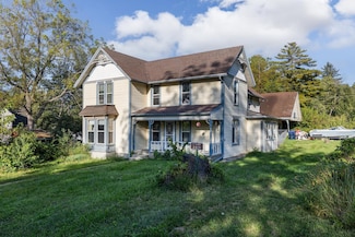 2831 S Lucas St, Orfordville, WI 53576