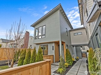 1050 NE 98th St, Seattle, WA 98115