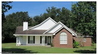 5 Stone Bridge Rd, Carriere, MS 39426