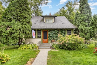 3241 42nd Ave S, Minneapolis, MN 55406